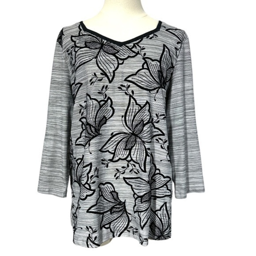Alfred Dunner Women’s size Medium Velvet Floral butterfly Print Shirt Top (1798)